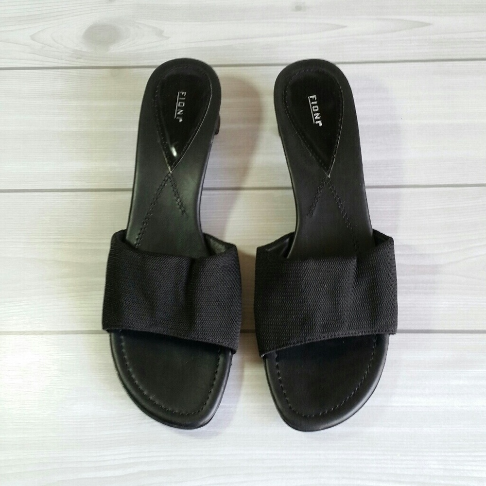 FIONI Slip on Sandals Black Size 9